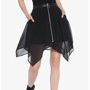 🆕Black O-Ring Hanky Hem Skirt /NWT